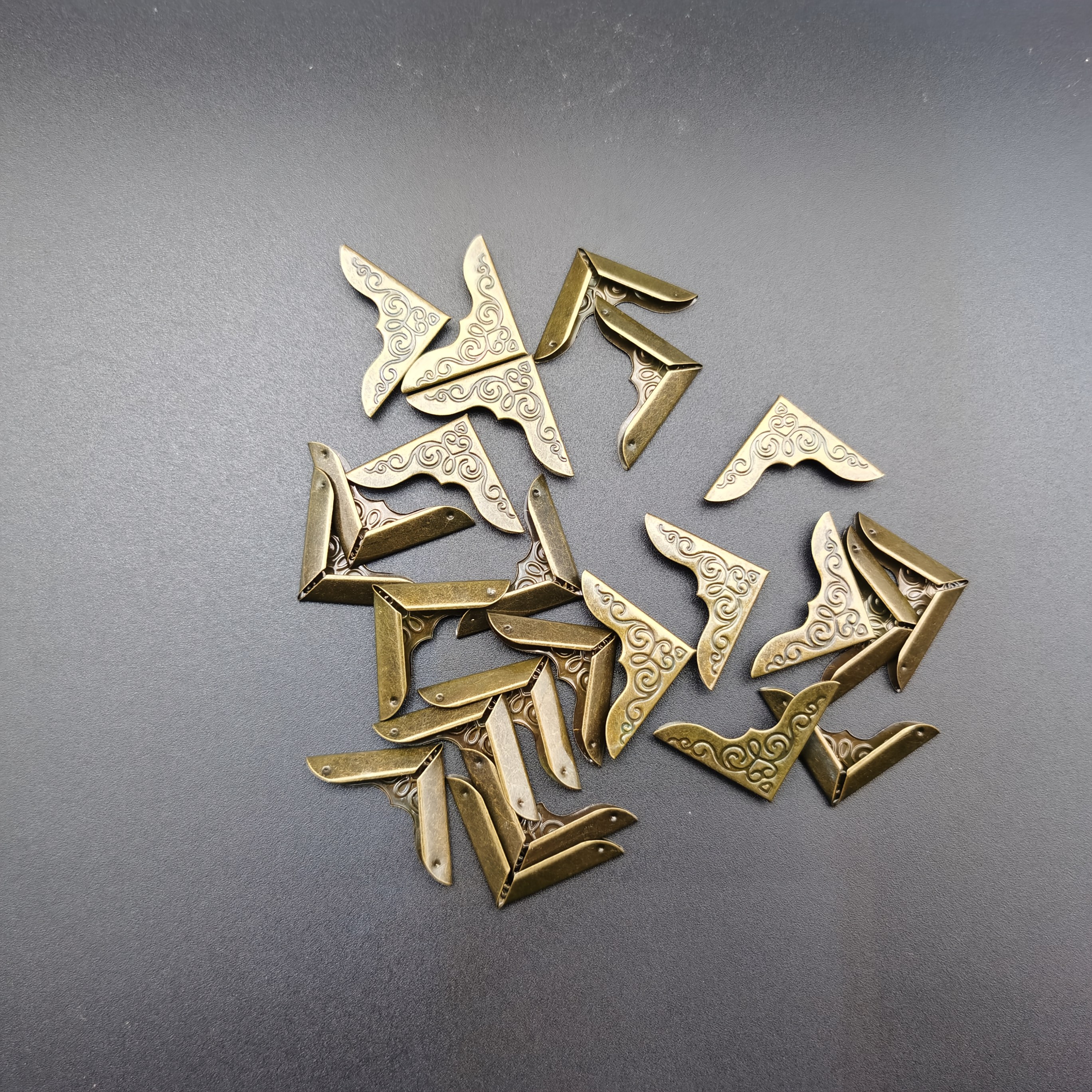 Woodworking Book - 24pcs Retro Triangle Metal Album Corner